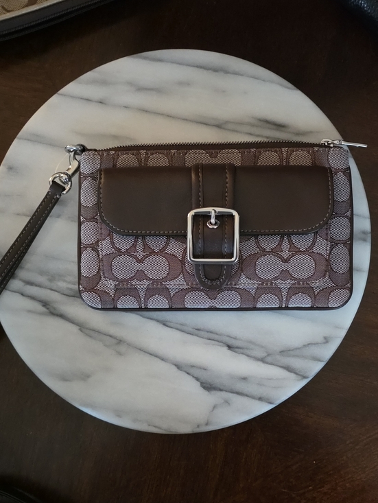Coach Handbags - Coach Ashton Signature Canvas Wristlet Brand New!💖
